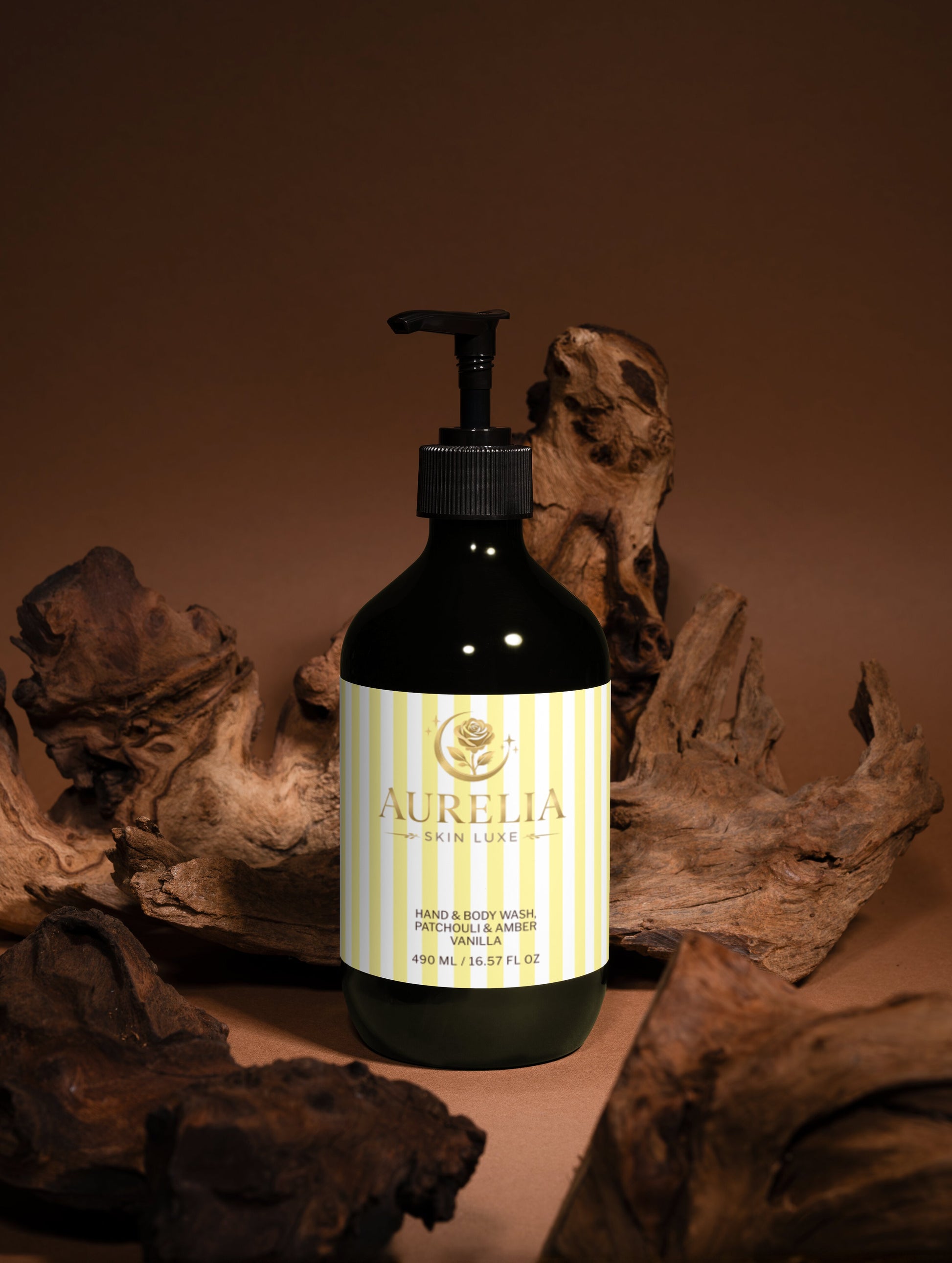 Vicqua bottle with a pump dispenser on a brown background with natural elements.