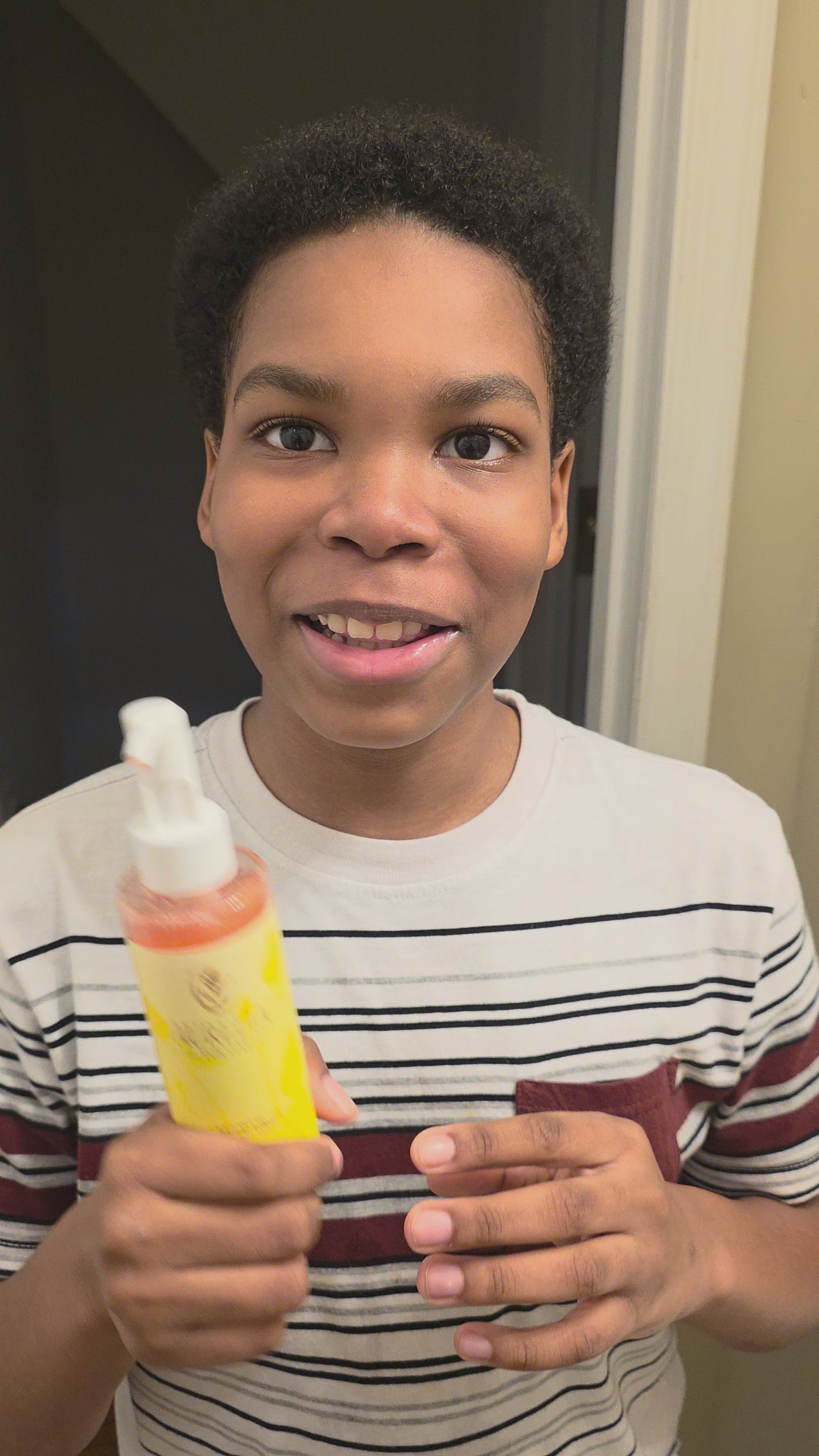 Hi again, store owner of Aurelia Skin Luxe. In this video my son tries to give his review of my product. Though he messed up the name I think he did quite well lol. The product truly feels amazing on your skin and smells divine.